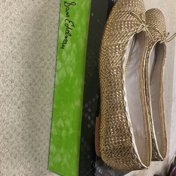 Sam Edelman Gold Stripe Flats Sz 8 - Picture 3 of 5